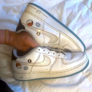White blue nike airforce one